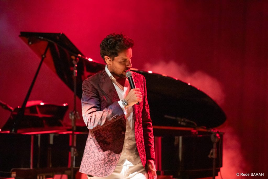 Thiago Arancam em seu show