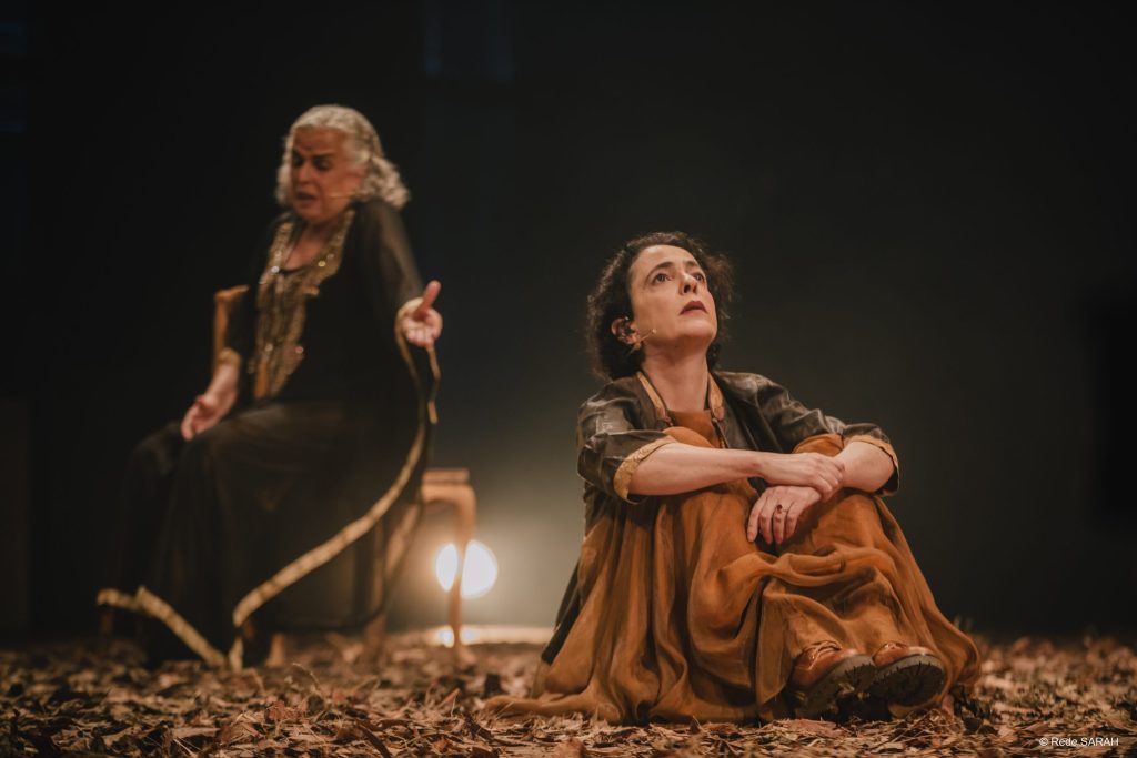 Guida Vianna e Silvia Buarque durante a peça