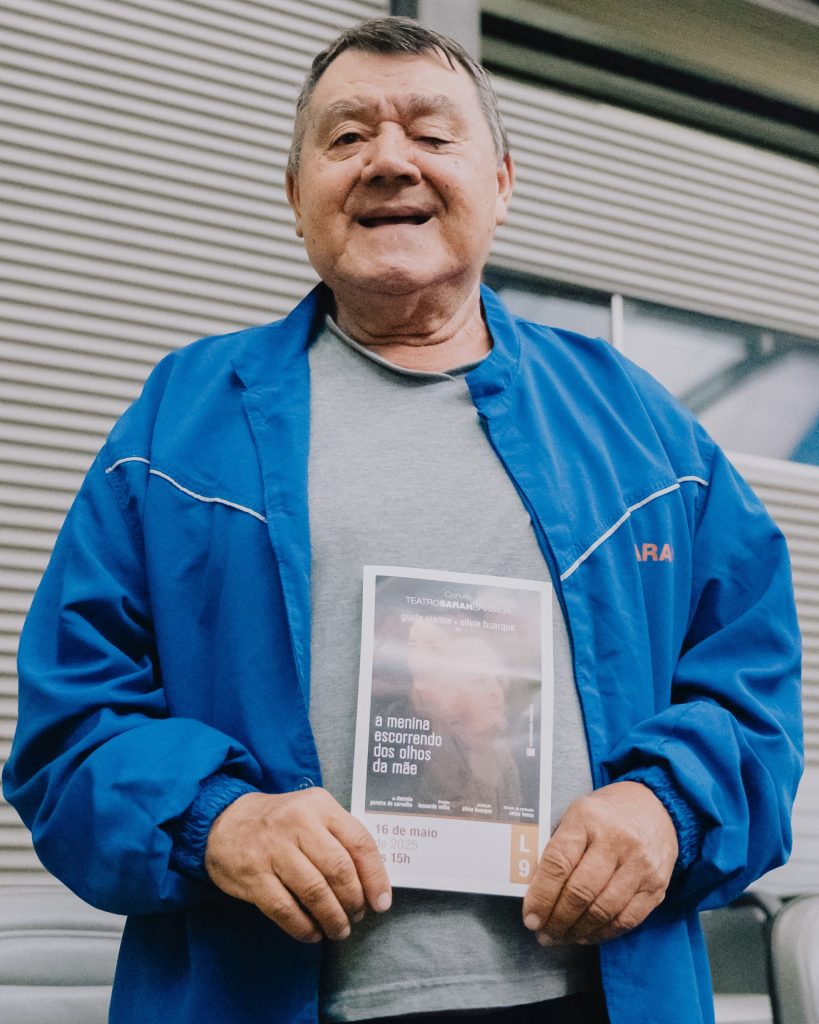 20250516 SARAH Centro A Menina Escorrendo Pelos Olhos Da Mãe DSC03411 Edit