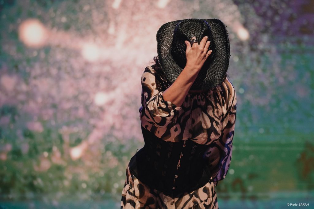 Sula Miranda no palco do SARAH